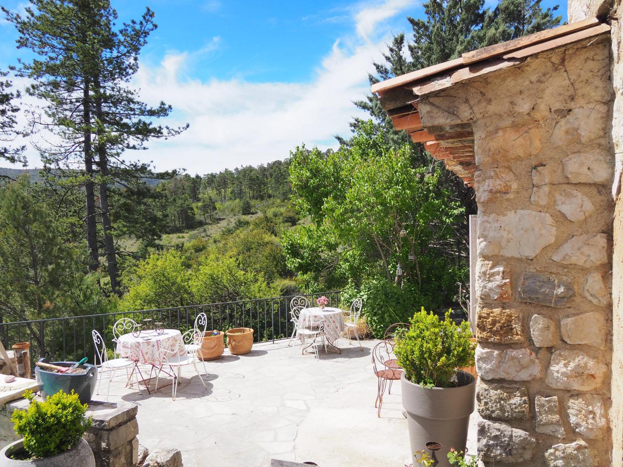 Chambre Familiale Avec Terrasse Aux Portes Du Verdon Apartment Trigance Ngoại thất bức ảnh